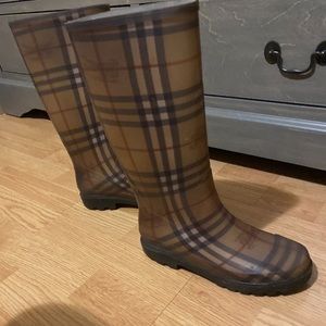 Burberry rain boots